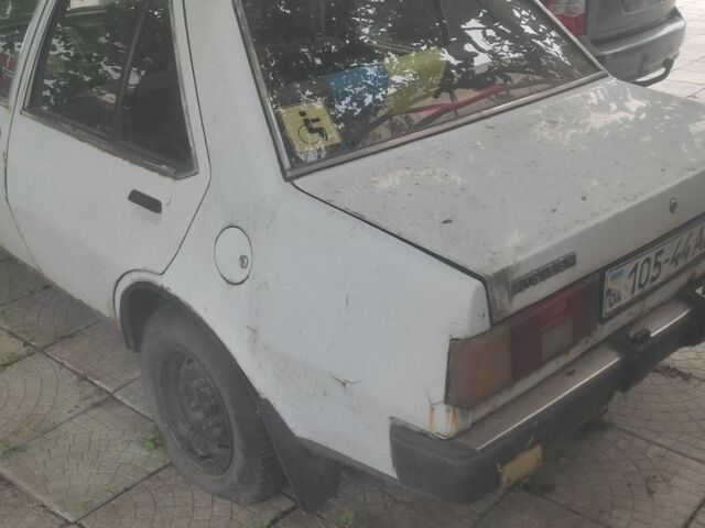 Белый Мицубиси Лансер, объемом двигателя 0 л и пробегом 1000 тыс. км за 334 $, фото 3 на Automoto.ua