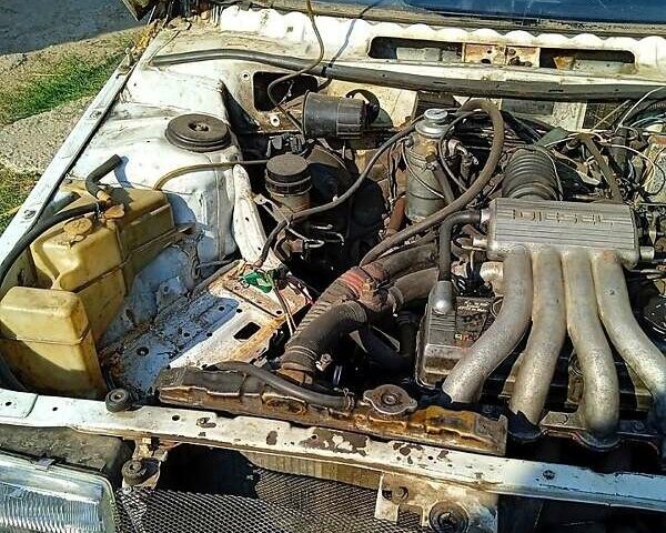 Мицубиси Лансер 1987 в Запорожье на Automoto.ua Белый Мицубиси Лансер, объемом двигателя 1.8 л и пробегом 270 тыс. км за 520 $, фото 3 на Automoto.ua