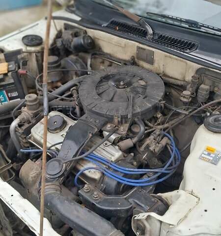 Белый Мицубиси Лансер, объемом двигателя 1.46 л и пробегом 250 тыс. км за 1300 $, фото 6 на Automoto.ua