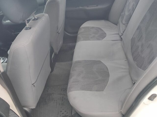 Белый Мицубиси Лансер, объемом двигателя 1.6 л и пробегом 306 тыс. км за 3000 $, фото 14 на Automoto.ua