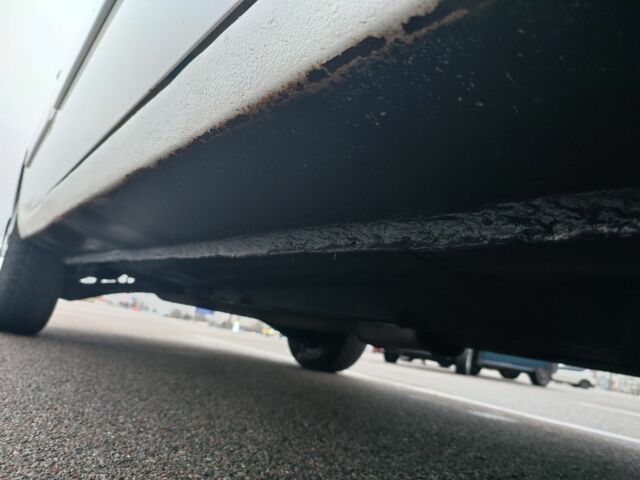 Белый Мицубиси Лансер, объемом двигателя 1.6 л и пробегом 306 тыс. км за 3000 $, фото 9 на Automoto.ua