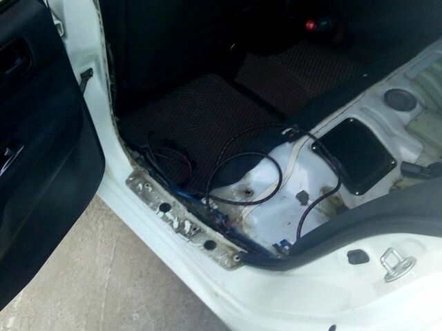 Білий Міцубісі Lancer, об'ємом двигуна 1.6 л та пробігом 250 тис. км за 4700 $, фото 6 на Automoto.ua