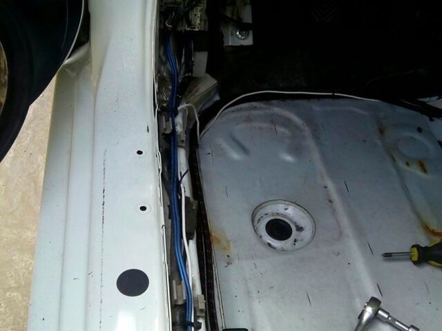 Білий Міцубісі Lancer, об'ємом двигуна 1.6 л та пробігом 250 тис. км за 4700 $, фото 8 на Automoto.ua