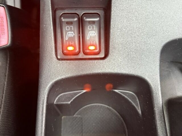 Белый Мицубиси Лансер, объемом двигателя 1.5 л и пробегом 265 тыс. км за 5600 $, фото 12 на Automoto.ua