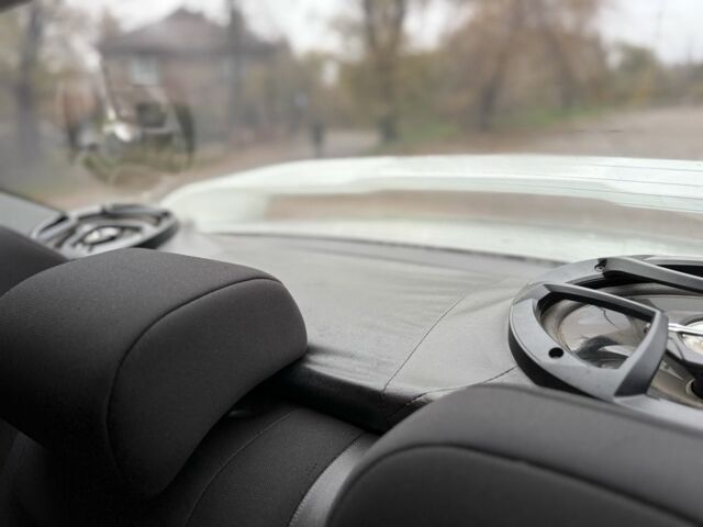 Белый Мицубиси Лансер, объемом двигателя 1.5 л и пробегом 265 тыс. км за 5600 $, фото 16 на Automoto.ua