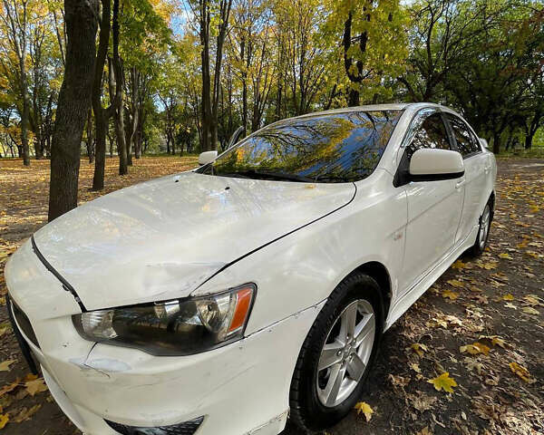 Міцубісі Lancer 2008 у Дніпро (Дніпропетровську) на Automoto.ua Білий Міцубісі Lancer, об'ємом двигуна 2 л та пробігом 200 тис. км за 4000 $, фото 13 на Automoto.ua