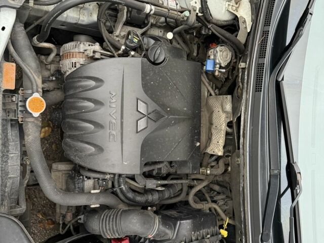 Белый Мицубиси Лансер, объемом двигателя 1.5 л и пробегом 265 тыс. км за 5600 $, фото 8 на Automoto.ua