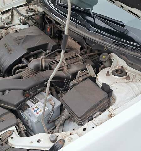 Белый Мицубиси Лансер, объемом двигателя 1.5 л и пробегом 160 тыс. км за 7600 $, фото 1 на Automoto.ua