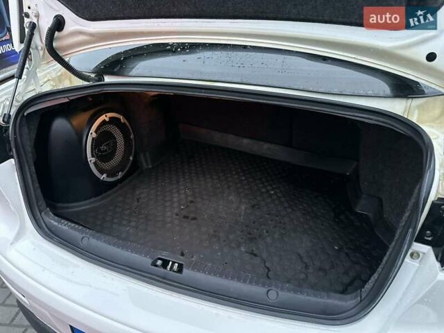 Білий Міцубісі Lancer, об'ємом двигуна 2 л та пробігом 225 тис. км за 7800 $, фото 15 на Automoto.ua