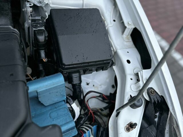 Белый Мицубиси Лансер, объемом двигателя 2 л и пробегом 225 тыс. км за 7800 $, фото 11 на Automoto.ua