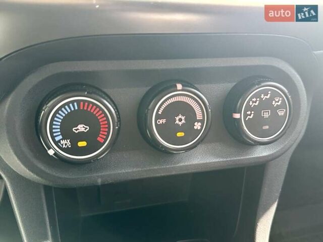 Белый Мицубиси Лансер, объемом двигателя 2 л и пробегом 124 тыс. км за 7700 $, фото 16 на Automoto.ua