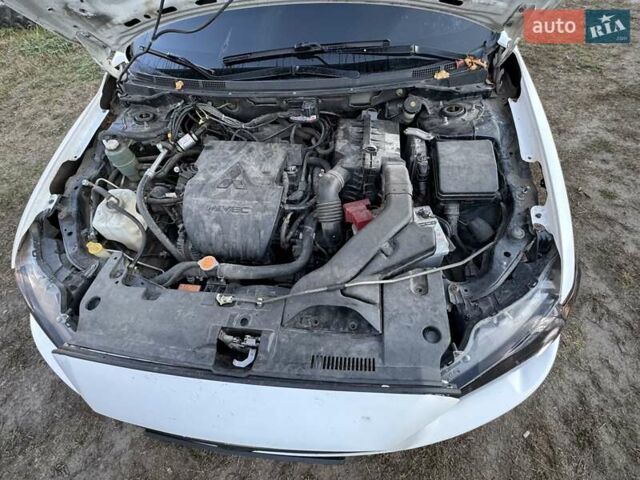 Білий Міцубісі Lancer, об'ємом двигуна 1.6 л та пробігом 180 тис. км за 7500 $, фото 9 на Automoto.ua