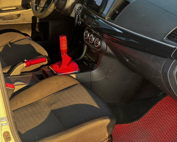 Білий Міцубісі Lancer, об'ємом двигуна 1.6 л та пробігом 232 тис. км за 6750 $, фото 6 на Automoto.ua
