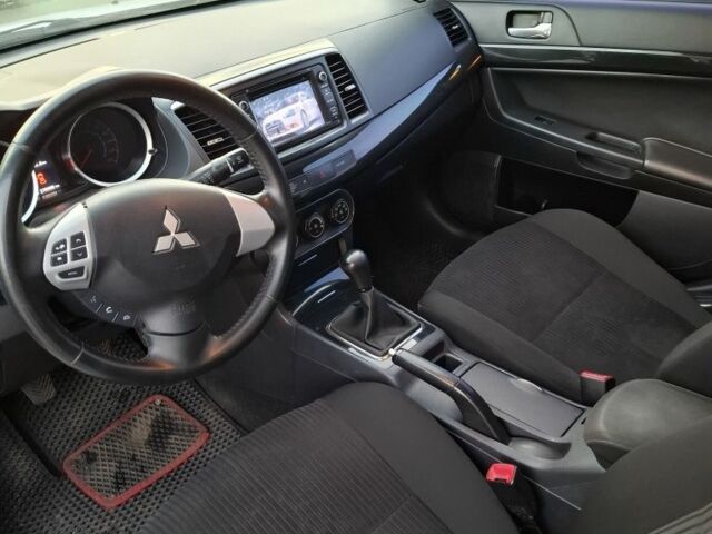 Белый Мицубиси Лансер, объемом двигателя 1.6 л и пробегом 260 тыс. км за 6500 $, фото 3 на Automoto.ua