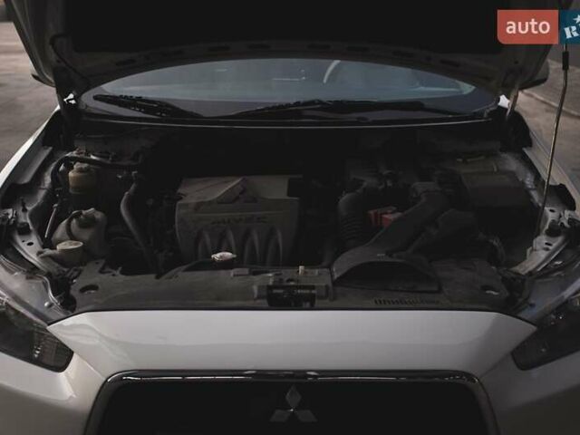 Білий Міцубісі Lancer, об'ємом двигуна 1.6 л та пробігом 247 тис. км за 8200 $, фото 10 на Automoto.ua