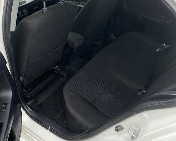 Мицубиси Лансер 2015 в Остоге на Automoto.ua Белый Мицубиси Лансер, объемом двигателя 2 л и пробегом 131 тыс. км за 9000 $, фото 9 на Automoto.ua