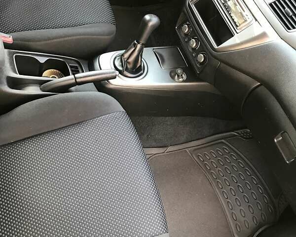 Білий Міцубісі Lancer, об'ємом двигуна 1.6 л та пробігом 231 тис. км за 4300 $, фото 7 на Automoto.ua