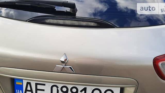 Бежевий Міцубісі Lancer, об'ємом двигуна 1.8 л та пробігом 280 тис. км за 7000 $, фото 19 на Automoto.ua