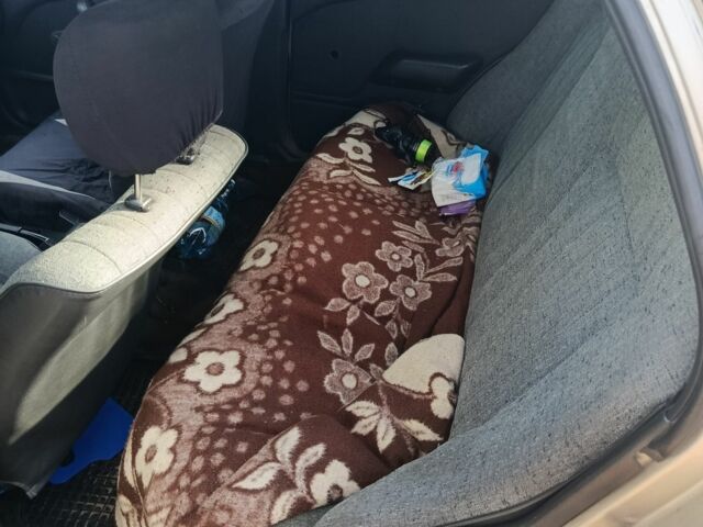 Бежевый Мицубиси Лансер, объемом двигателя 1.8 л и пробегом 380 тыс. км за 1000 $, фото 3 на Automoto.ua