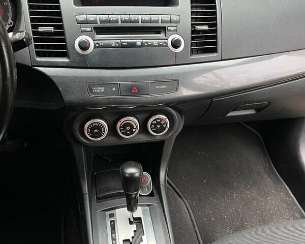 Бежевий Міцубісі Lancer, об'ємом двигуна 2 л та пробігом 240 тис. км за 6300 $, фото 10 на Automoto.ua
