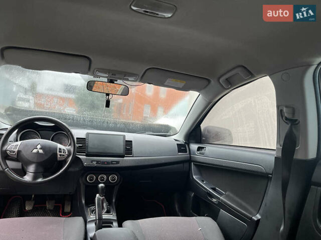 Бежевый Мицубиси Лансер, объемом двигателя 2 л и пробегом 278 тыс. км за 3100 $, фото 9 на Automoto.ua