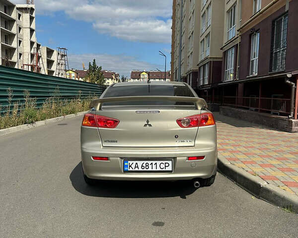 Бежевый Мицубиси Лансер, объемом двигателя 2 л и пробегом 250 тыс. км за 7000 $, фото 4 на Automoto.ua