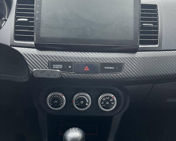 Бежевый Мицубиси Лансер, объемом двигателя 2 л и пробегом 278 тыс. км за 3100 $, фото 25 на Automoto.ua