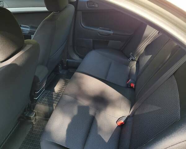 Мицубиси Лансер 2007 в Запорожье на Automoto.ua Бежевый Мицубиси Лансер, объемом двигателя 2 л и пробегом 114 тыс. км за 7450 $, фото 16 на Automoto.ua