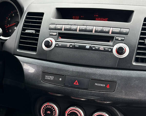 Бежевый Мицубиси Лансер, объемом двигателя 2 л и пробегом 250 тыс. км за 6400 $, фото 9 на Automoto.ua