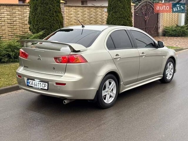 Бежевый Мицубиси Лансер, объемом двигателя 2 л и пробегом 250 тыс. км за 6500 $, фото 1 на Automoto.ua