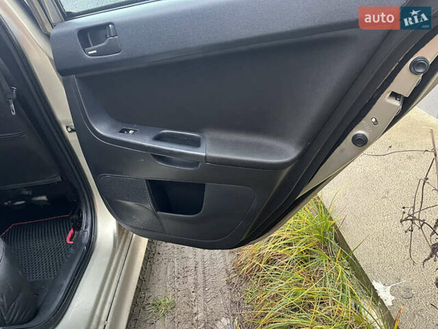 Бежевый Мицубиси Лансер, объемом двигателя 2 л и пробегом 278 тыс. км за 3100 $, фото 32 на Automoto.ua