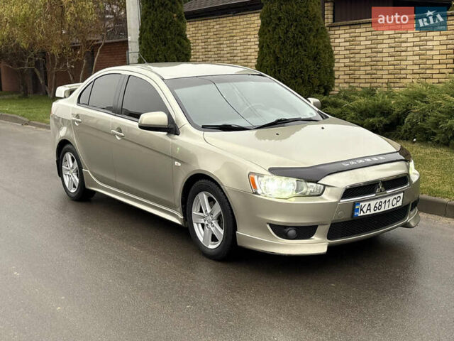 Бежевый Мицубиси Лансер, объемом двигателя 2 л и пробегом 250 тыс. км за 6400 $, фото 6 на Automoto.ua