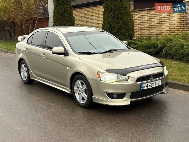 Бежевый Мицубиси Лансер, объемом двигателя 2 л и пробегом 250 тыс. км за 6500 $, фото 2 на Automoto.ua