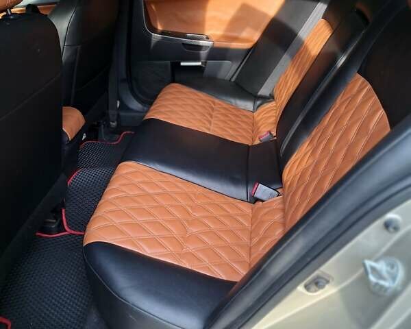 Бежевый Мицубиси Лансер, объемом двигателя 2 л и пробегом 142 тыс. км за 6300 $, фото 3 на Automoto.ua