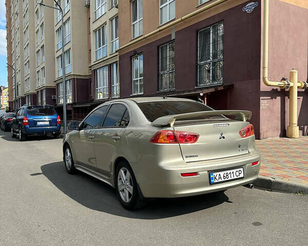 Бежевый Мицубиси Лансер, объемом двигателя 2 л и пробегом 250 тыс. км за 7000 $, фото 5 на Automoto.ua