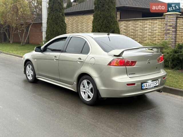Бежевый Мицубиси Лансер, объемом двигателя 2 л и пробегом 250 тыс. км за 6400 $, фото 2 на Automoto.ua