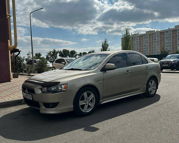 Бежевый Мицубиси Лансер, объемом двигателя 2 л и пробегом 250 тыс. км за 7000 $, фото 3 на Automoto.ua