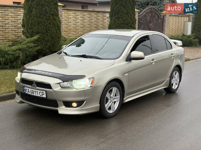 Бежевый Мицубиси Лансер, объемом двигателя 2 л и пробегом 250 тыс. км за 6400 $, фото 1 на Automoto.ua