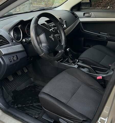 Мицубиси Лансер 2008 в Киеве на Automoto.ua Бежевый Мицубиси Лансер, объемом двигателя 1.5 л и пробегом 224 тыс. км за 5400 $, фото 9 на Automoto.ua