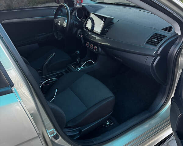 Бежевый Мицубиси Лансер, объемом двигателя 2 л и пробегом 225 тыс. км за 6999 $, фото 17 на Automoto.ua