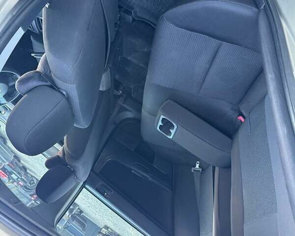 Бежевый Мицубиси Лансер, объемом двигателя 1.5 л и пробегом 187 тыс. км за 5500 $, фото 11 на Automoto.ua