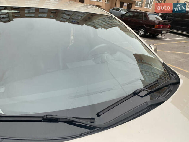 Бежевий Міцубісі Lancer, об'ємом двигуна 2 л та пробігом 173 тис. км за 7500 $, фото 5 на Automoto.ua