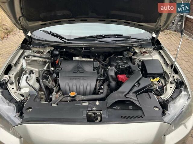 Бежевый Мицубиси Лансер, объемом двигателя 1.5 л и пробегом 230 тыс. км за 5950 $, фото 13 на Automoto.ua