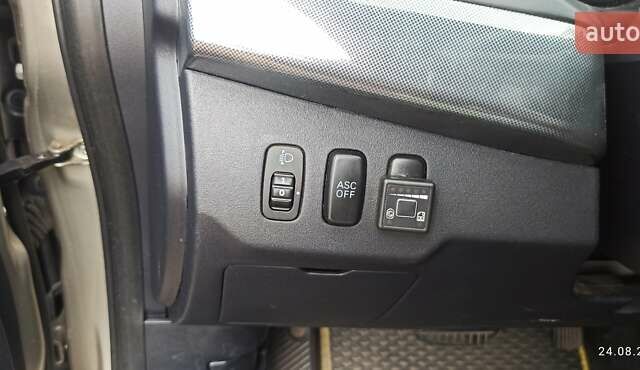 Бежевый Мицубиси Лансер, объемом двигателя 2 л и пробегом 235 тыс. км за 7200 $, фото 6 на Automoto.ua