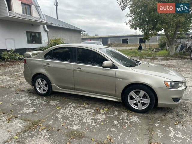 Бежевий Міцубісі Lancer, об'ємом двигуна 2 л та пробігом 312 тис. км за 4700 $, фото 2 на Automoto.ua
