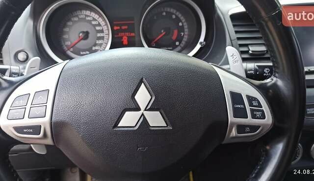 Бежевый Мицубиси Лансер, объемом двигателя 2 л и пробегом 235 тыс. км за 7200 $, фото 5 на Automoto.ua