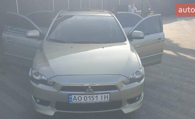 Бежевый Мицубиси Лансер, объемом двигателя 2 л и пробегом 280 тыс. км за 7600 $, фото 3 на Automoto.ua