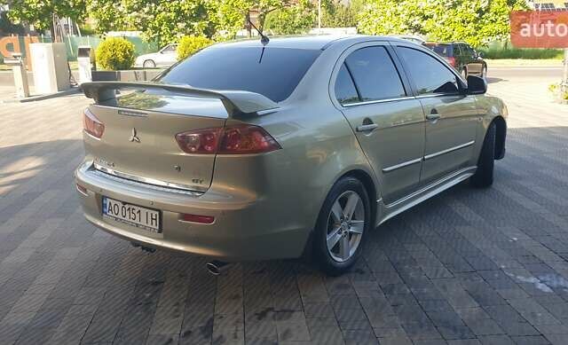 Бежевый Мицубиси Лансер, объемом двигателя 2 л и пробегом 280 тыс. км за 7600 $, фото 1 на Automoto.ua