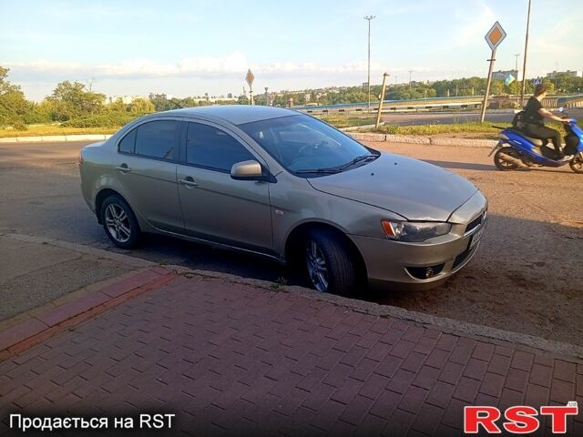 Бежевий Міцубісі Lancer, об'ємом двигуна 1.5 л та пробігом 200 тис. км за 3650 $, фото 1 на Automoto.ua