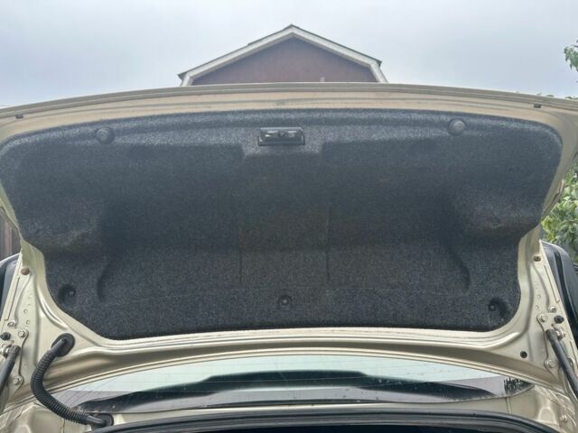 Бежевый Мицубиси Лансер, объемом двигателя 1.5 л и пробегом 250 тыс. км за 6000 $, фото 12 на Automoto.ua